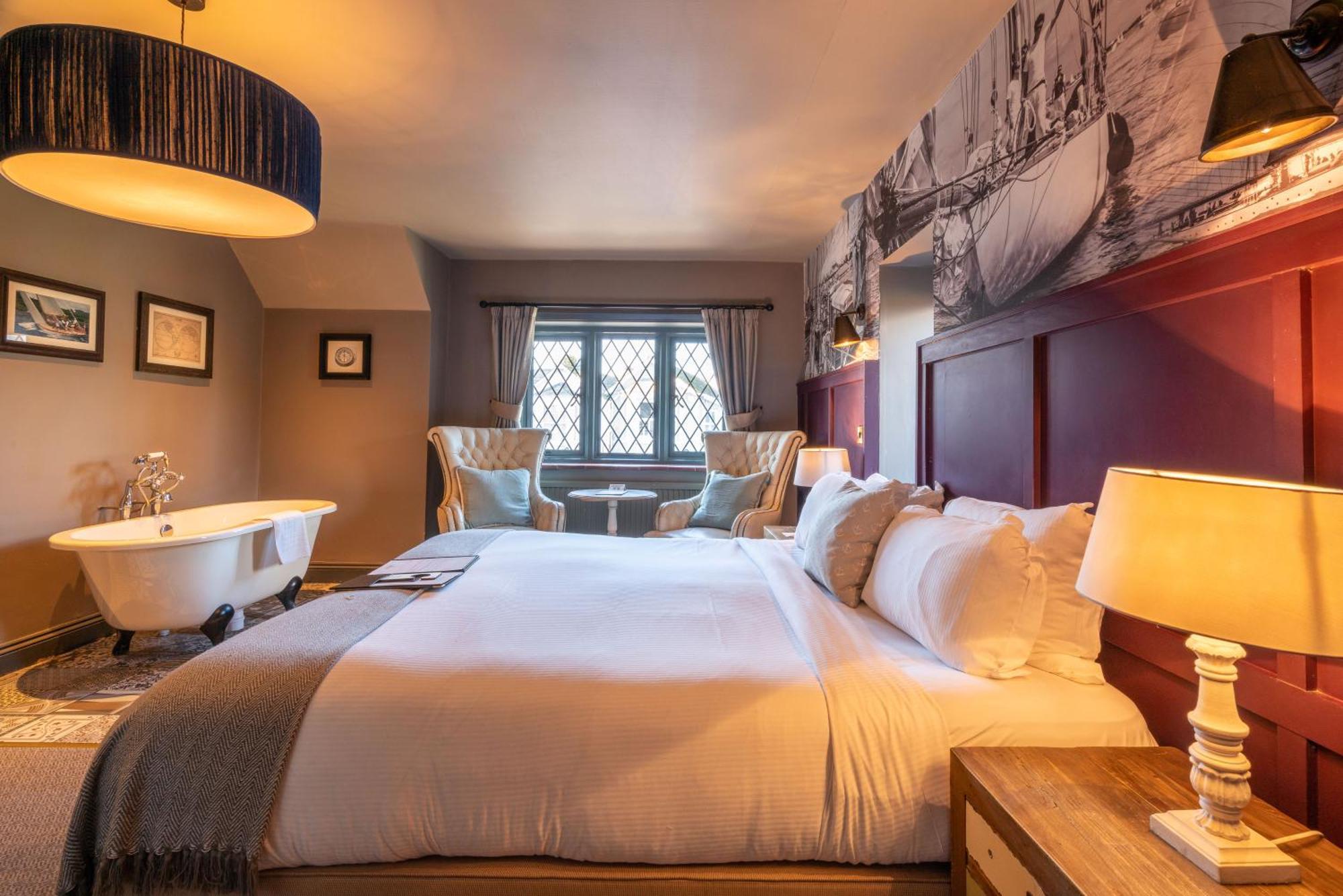 The Mayflower 4* Lymington