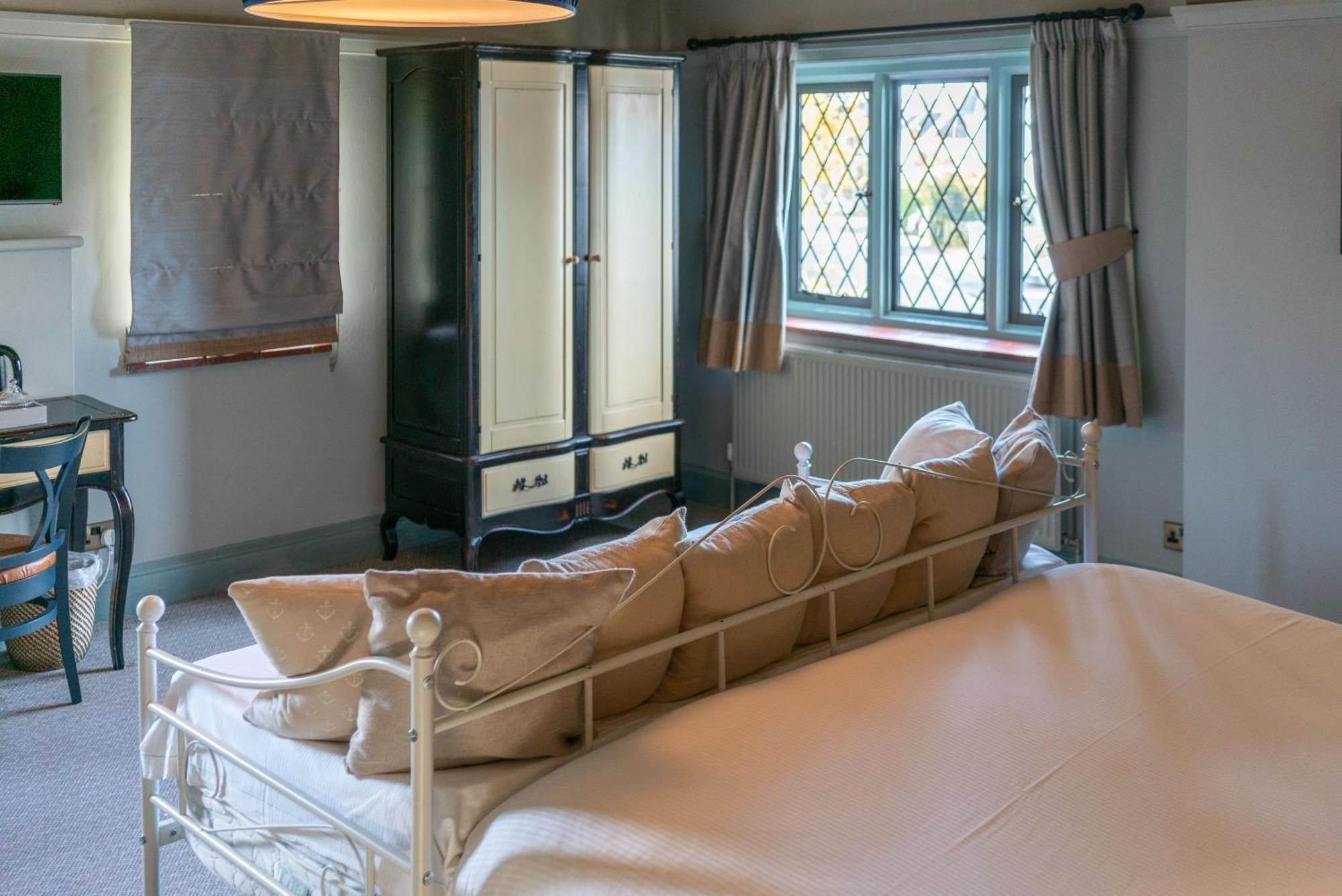Inn The Mayflower